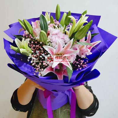 朝阳6支粉色多头百合，真诚的问候